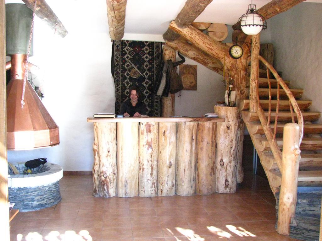 Guest House Shina Omalo الغرفة الصورة